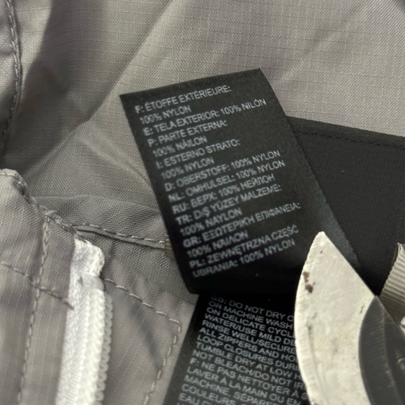 The North Face Quest DryVent Hooded Waterproof Mesh Lined Jacket  Gray Women Med - Picture 6 of 9